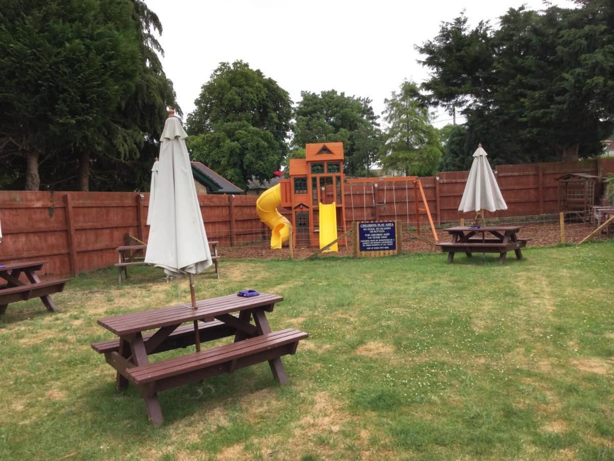 The Bell Inn Salisbury Exterior photo