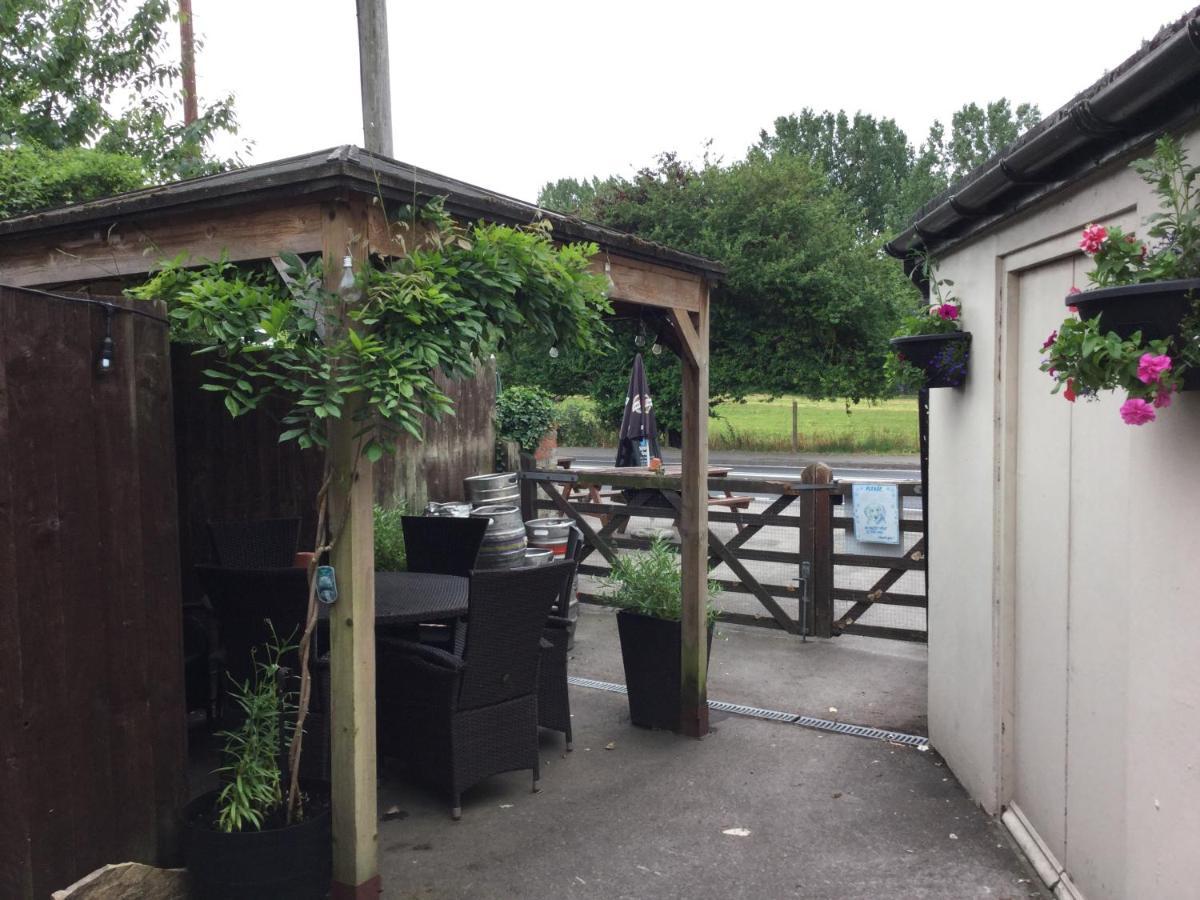 The Bell Inn Salisbury Exterior photo