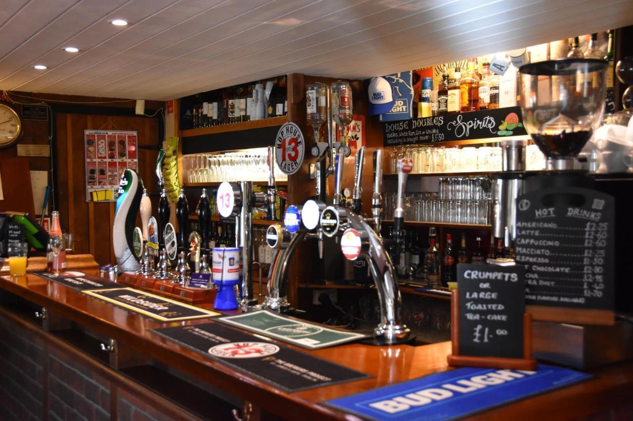 The Bell Inn Salisbury Exterior photo
