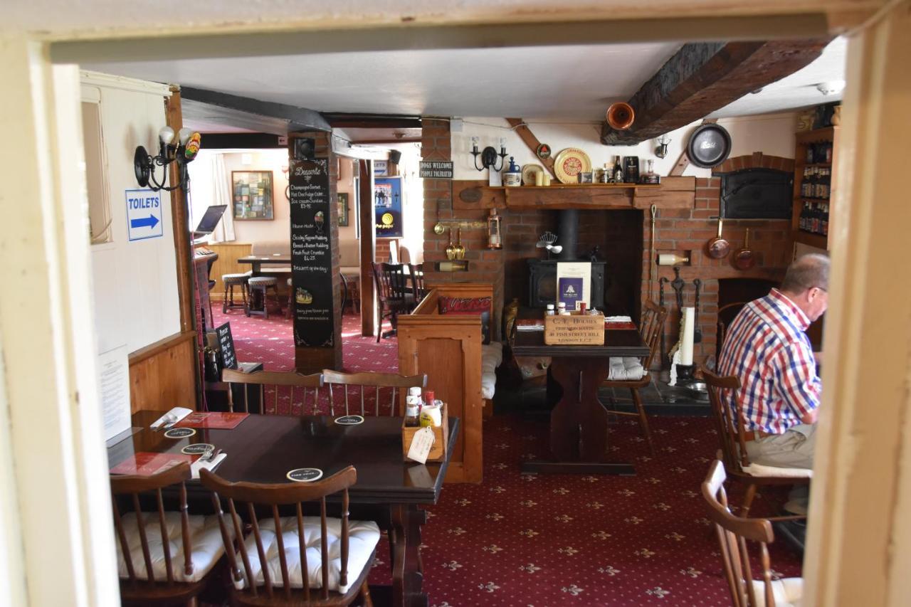 The Bell Inn Salisbury Exterior photo