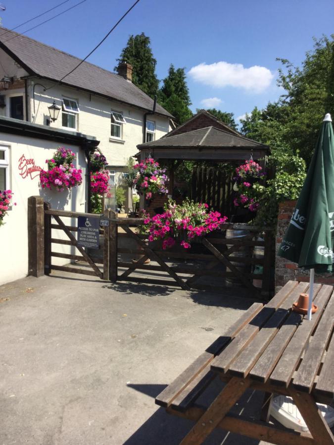 The Bell Inn Salisbury Exterior photo