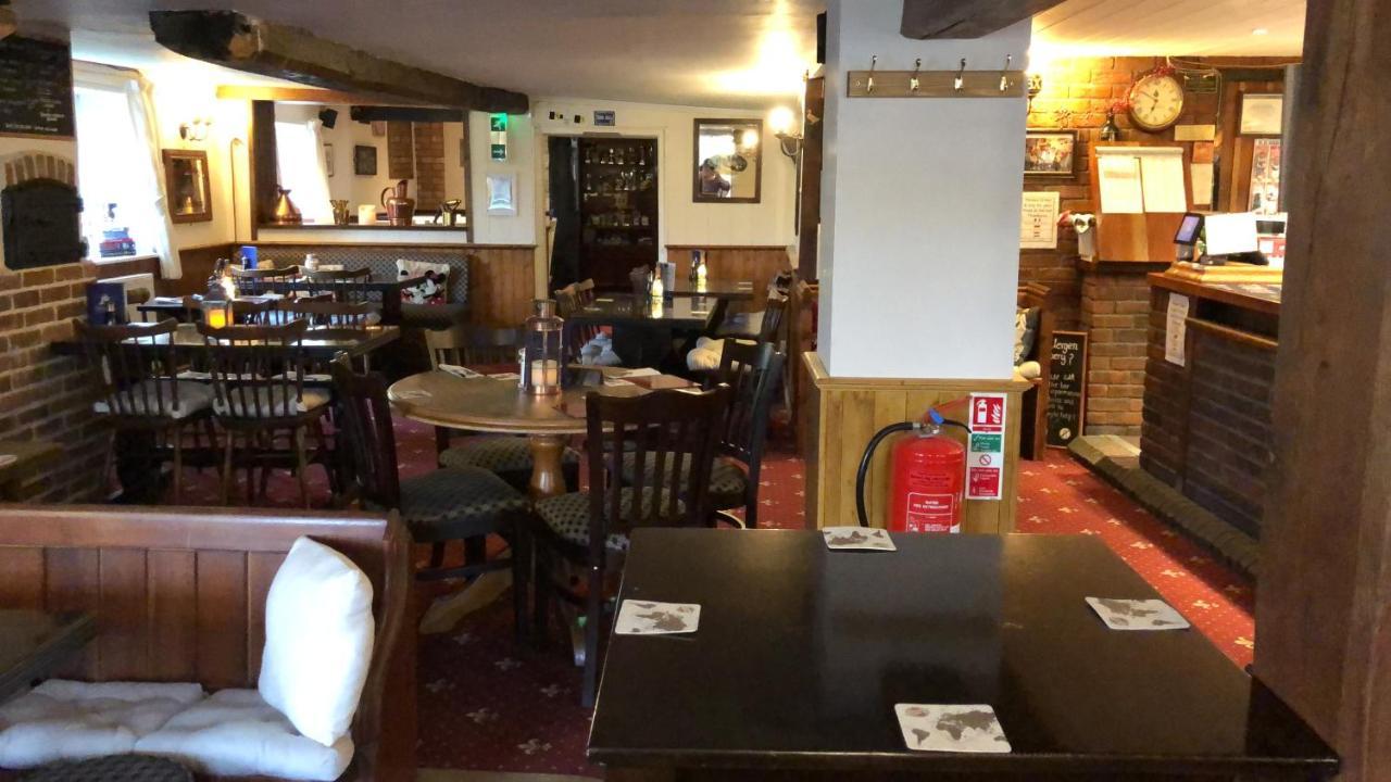 The Bell Inn Salisbury Exterior photo