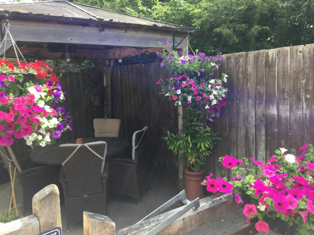 The Bell Inn Salisbury Exterior photo